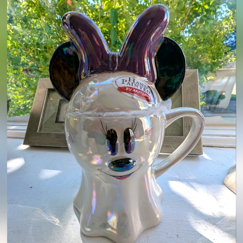 Disney Minnie Mouse Iridescent Mug with Purple and Black Ears And‎ Lid